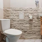 Old Town Private Room, Shared Bath - D *