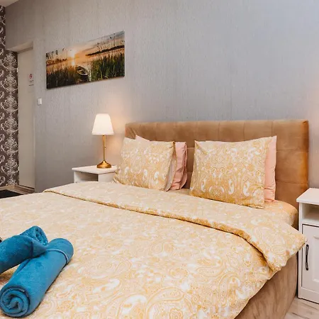 Old Town Private Room, Shared Bath - D Apartamento