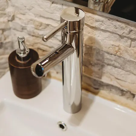 Apartman Old Town Private Room, Shared Bath - D