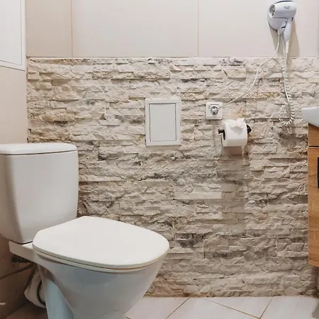 Old Town Private Room, Shared Bath - D *