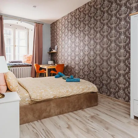 דירה Old Town Private Room, Shared Bath - D