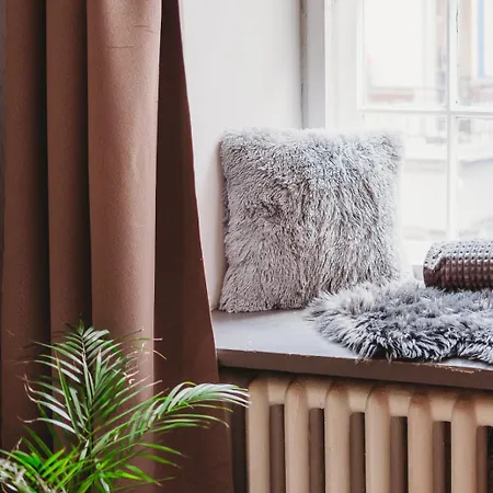 Old Town Private Room, Shared Bath - D Appartement Tallinn